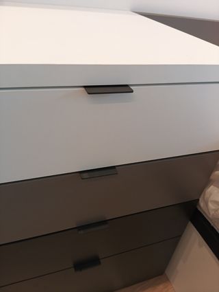 12 tirador pestaña negro