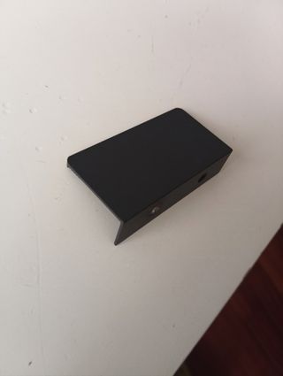 12 tirador pestaña negro