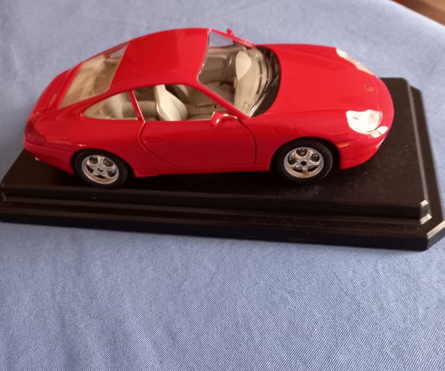 Modellino Porche 911 Carrera