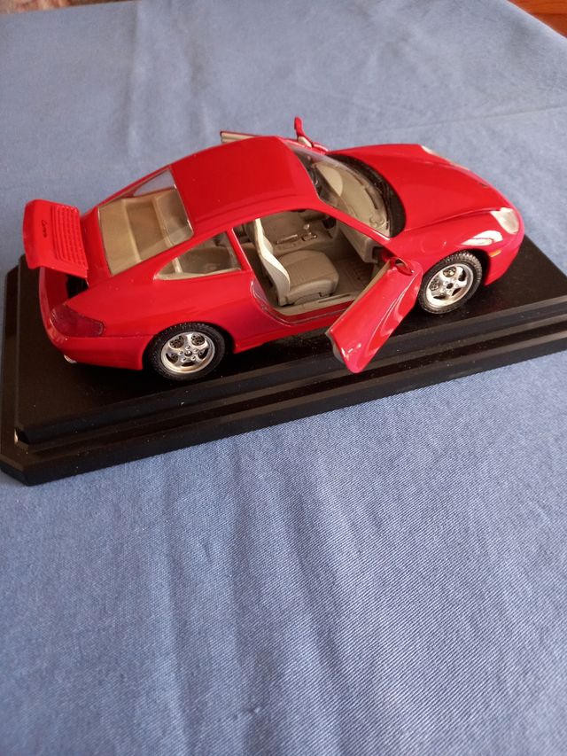 Modellino Porche 911 Carrera