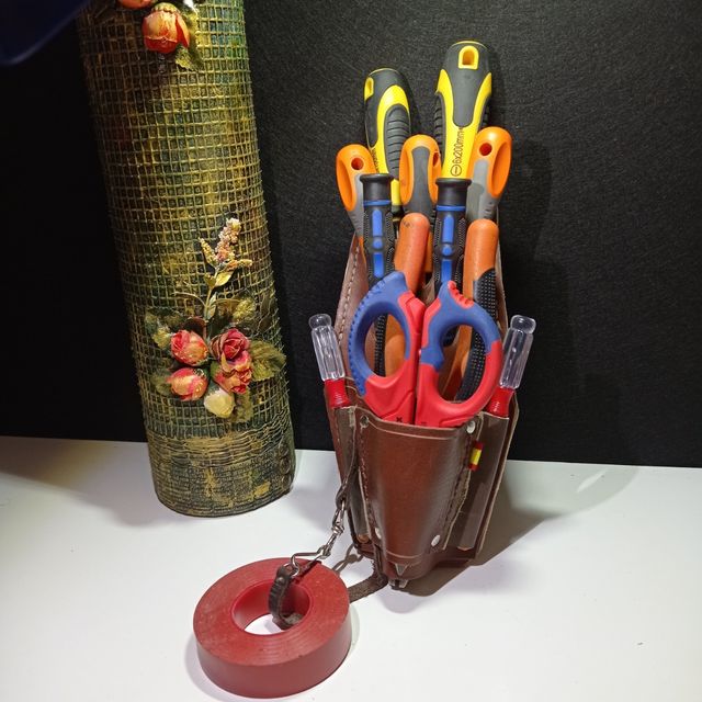 Funda cuero electricista 
ALCALÁ LA REAL