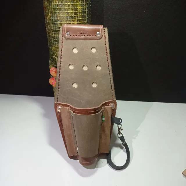 Funda cuero electricista 
ALCALÁ LA REAL