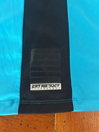 Camiseta deporte EA7