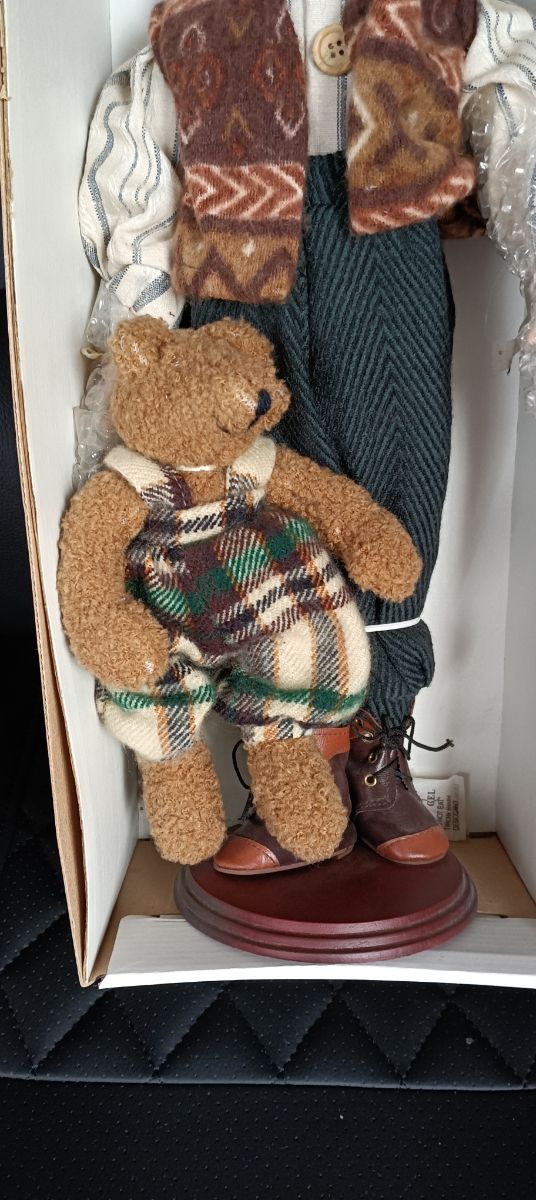 Muñeco de porcelana.