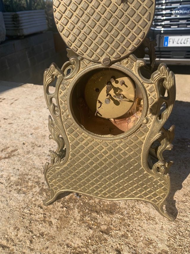 Orologio antico a carica tedesco di ottone