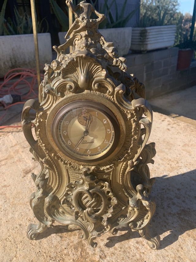 Orologio antico a carica tedesco di ottone