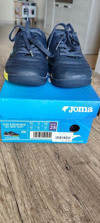 Botas de fútbol sala talla 28