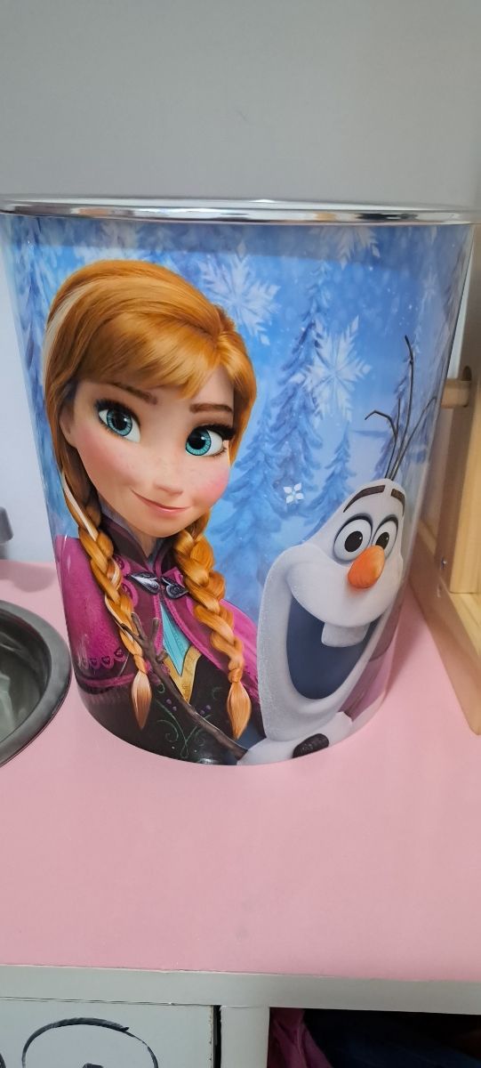 Cabeza de frozen y mini castillo 20cm y papelera
