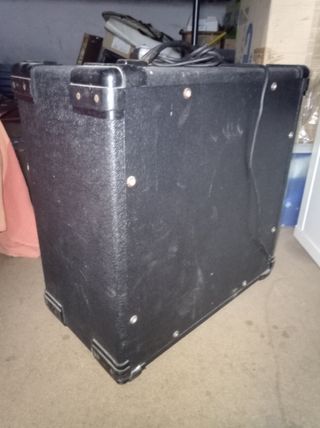 AMPLIFICADOR DE GUITARRA TORQUE