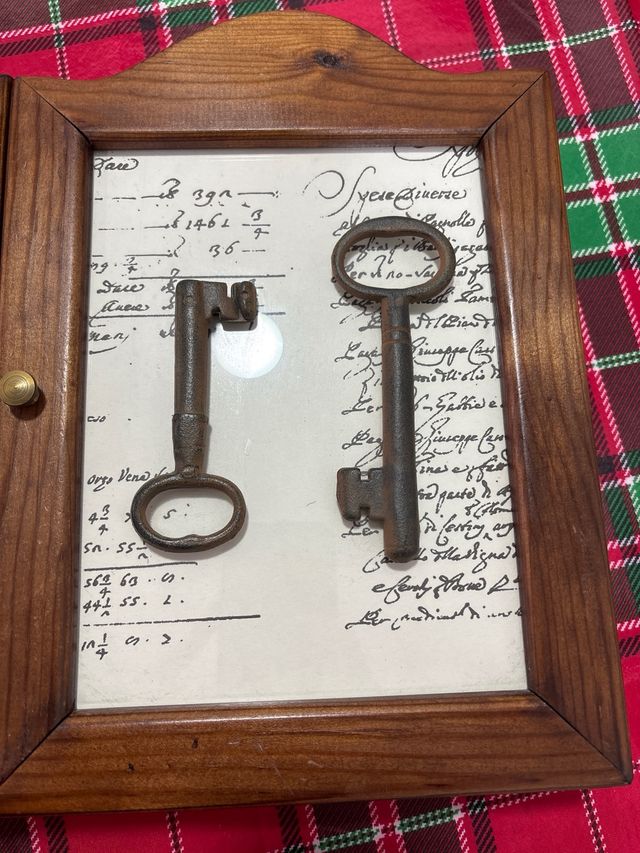 Armario llaves madera