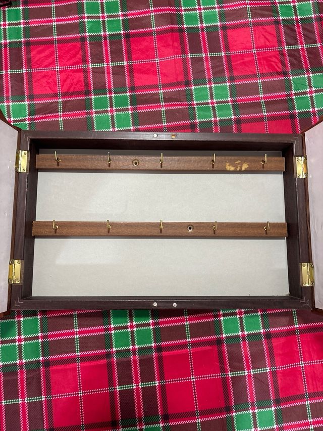 Armario llaves madera