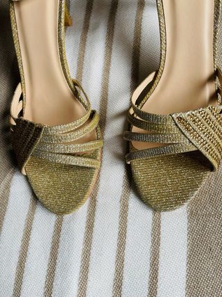 Sandalias fiesta doradas sin estrenar 37