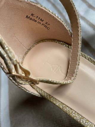 Sandalias fiesta doradas sin estrenar 37