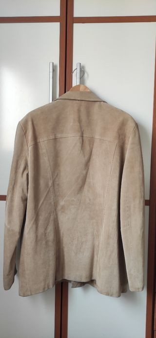 Chaqueta de piel para hombre.