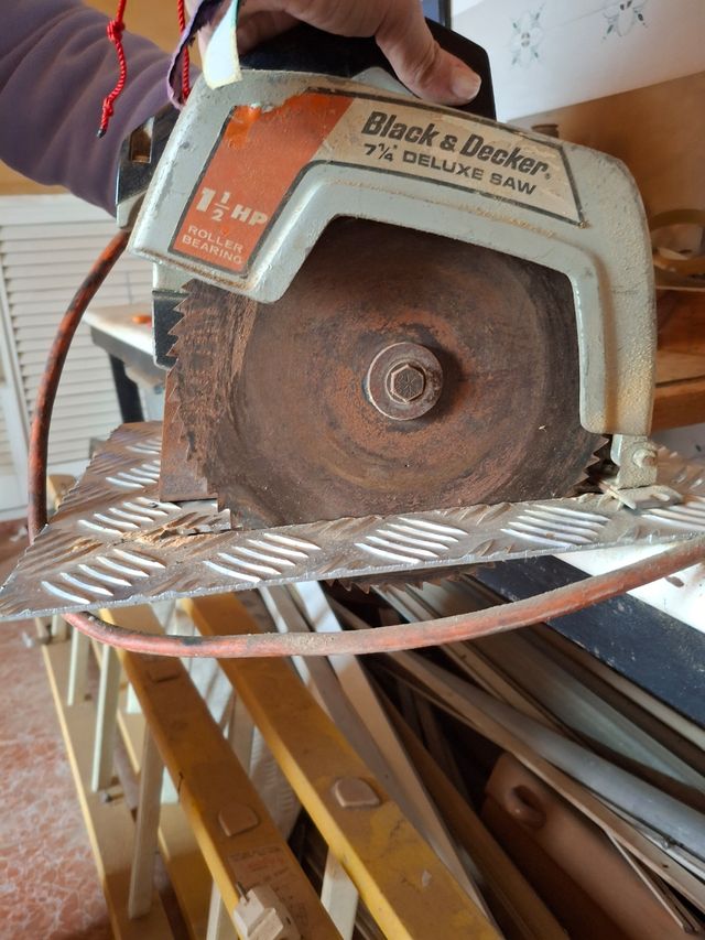 Cierra de cortar mesa