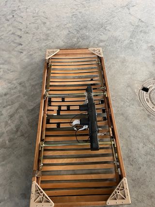 2 letti elettrici articolati con materassi 