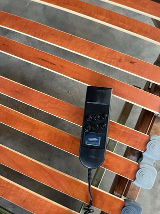 2 letti elettrici articolati con materassi 