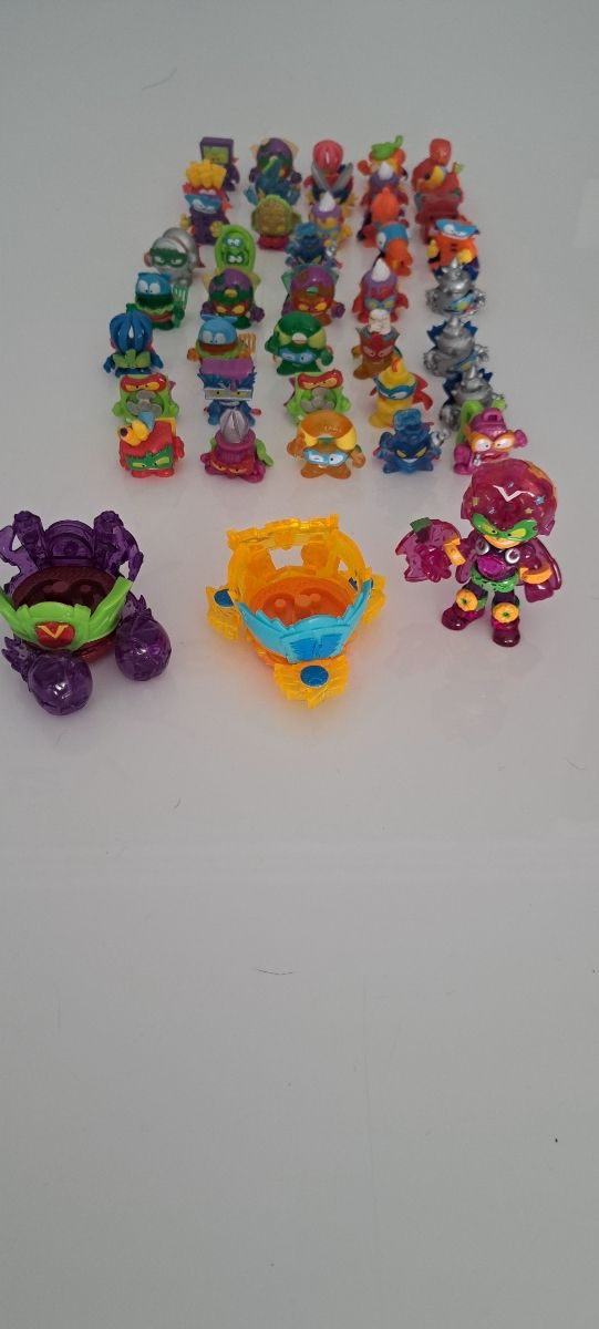 43 und .Superthings  guadians