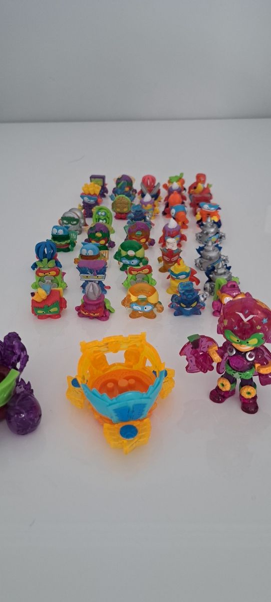 43 und .Superthings  guadians