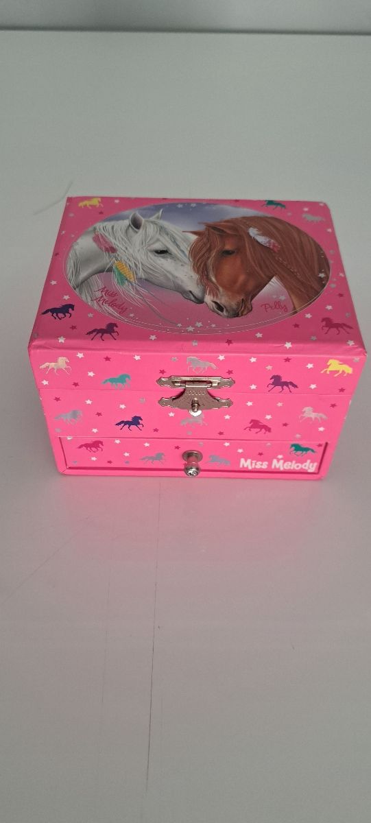 Joyero rosado nuevo..