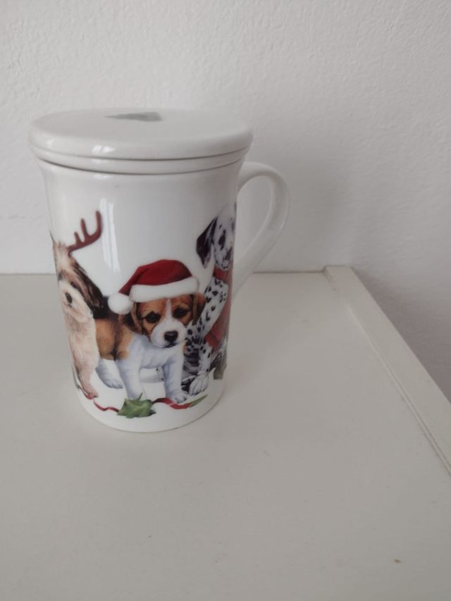 Tazza natalizia con infusore e coperchio