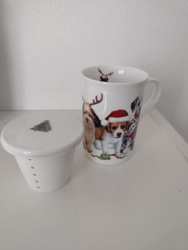 Tazza natalizia con infusore e coperchio