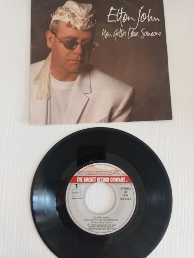 SINGOLI DI ELTON JOHN