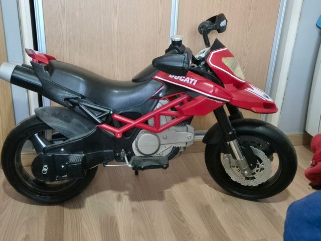 Moto batería niño