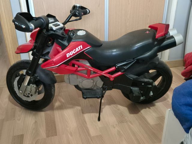 Moto batería niño