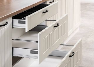 Ofrecemos recogida y montaje de muebles 