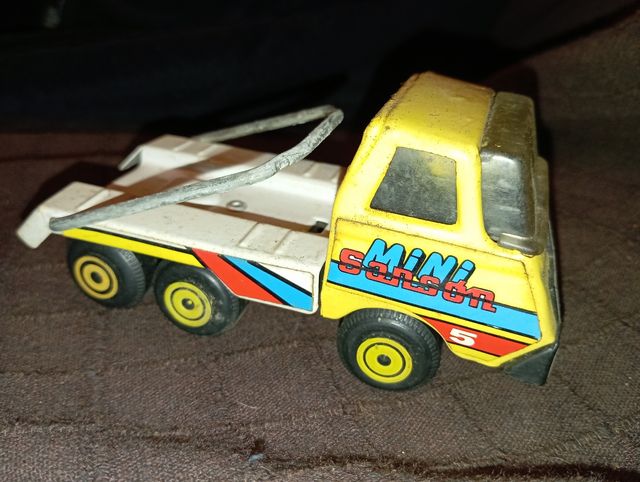 Camion de chapa rico metal sanson