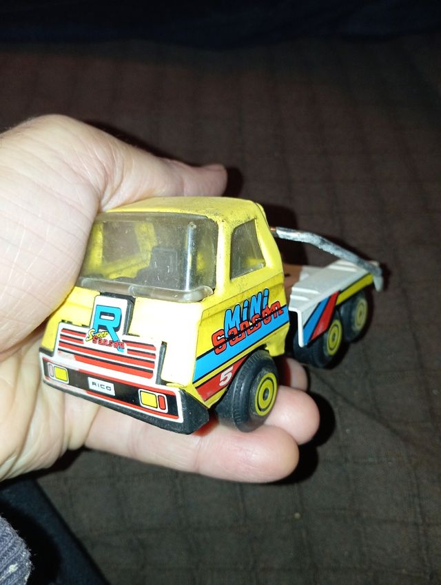 Camion de chapa rico metal sanson