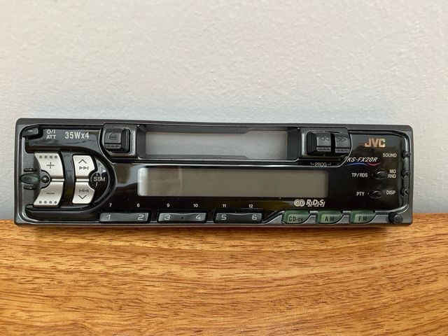 Carátula radio extraible