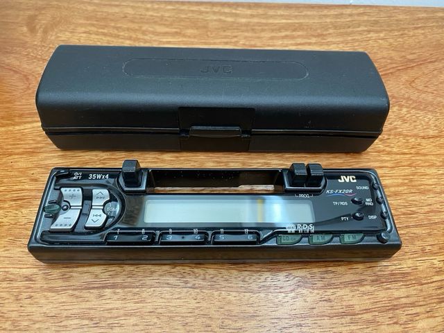 Carátula radio extraible