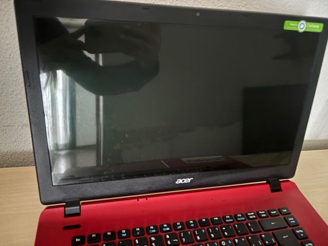 Ordenador portatil acer ES15 y funda