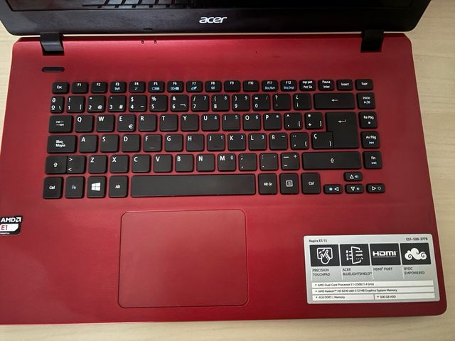 Ordenador portatil acer ES15 y funda