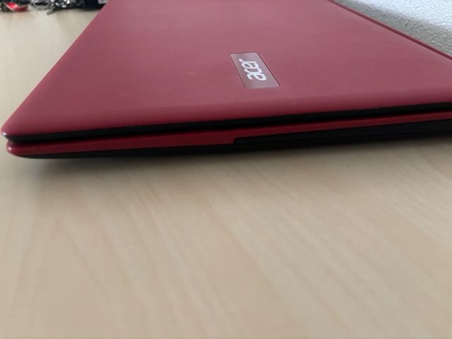 Ordenador portatil acer ES15 y funda