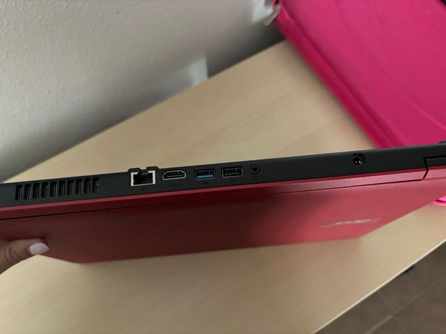 Ordenador portatil acer ES15 y funda