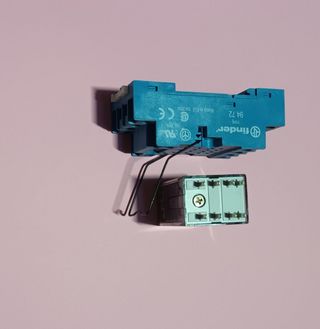 Rele finder 12v dc bobina