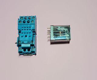 Rele finder 12v dc bobina