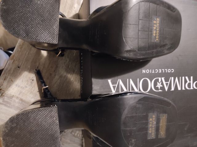 Dècolletè Primadonna vernice nuove