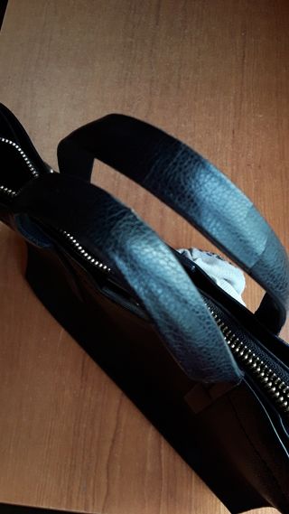 Bolso negro de polipiel