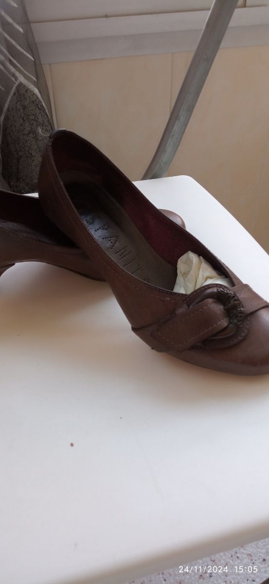 Zapatos mujer de piel Hispanistas 35