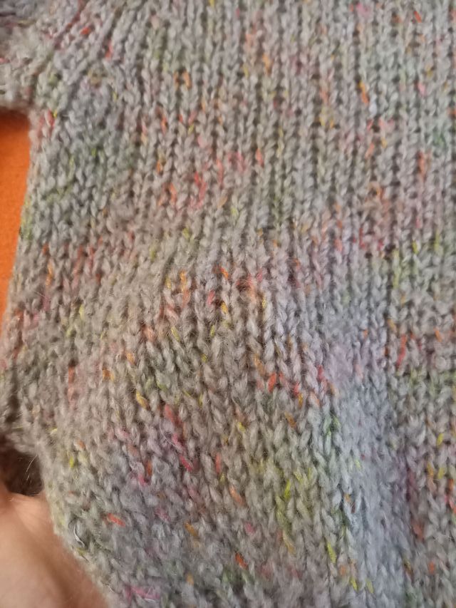 Maglione invernale ad uncinetto