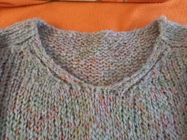 Maglione invernale ad uncinetto