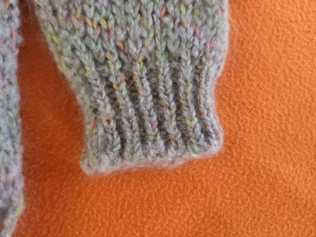 Maglione invernale ad uncinetto