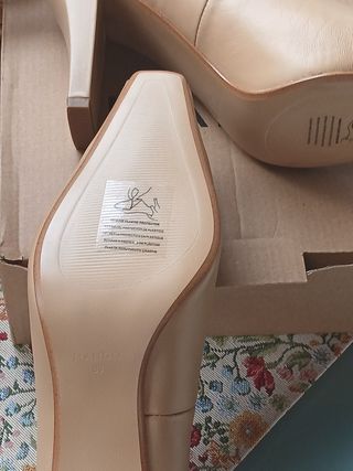 Zapatos de piel. 