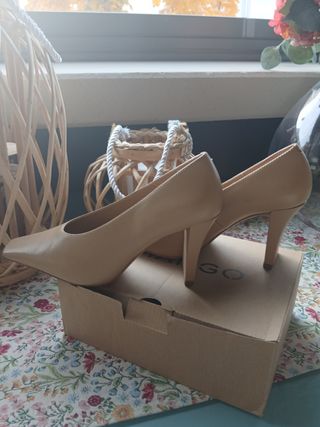 Zapatos de piel. 