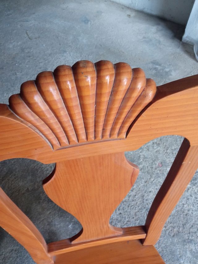 Silla de madera maciza