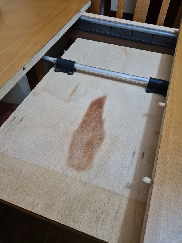 Mesa de comedor con 4 sillas